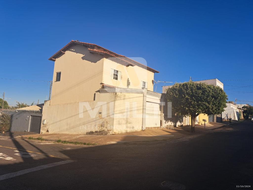 Casa à venda com 5 quartos, 236m² - Foto 5