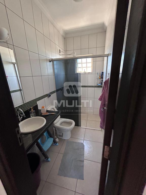 Casa à venda com 5 quartos, 236m² - Foto 6