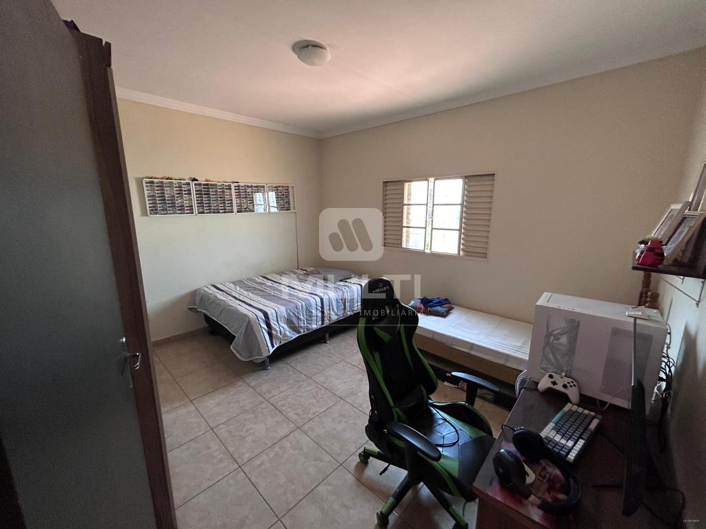 Casa à venda com 5 quartos, 236m² - Foto 7
