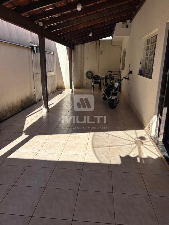 Casa à venda com 5 quartos, 236m² - Foto 11