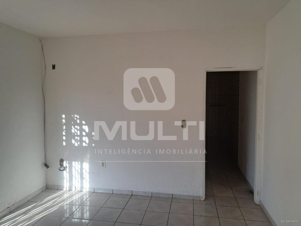 Casa à venda com 5 quartos, 236m² - Foto 17