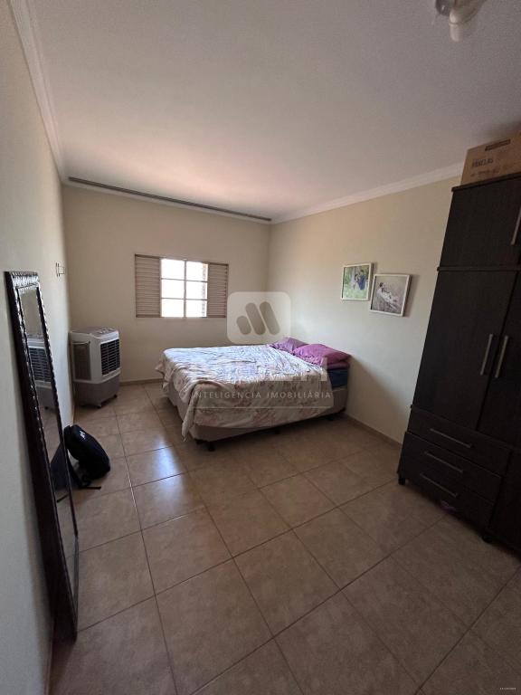 Casa à venda com 5 quartos, 236m² - Foto 25