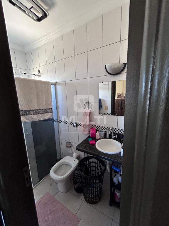 Casa à venda com 5 quartos, 236m² - Foto 26