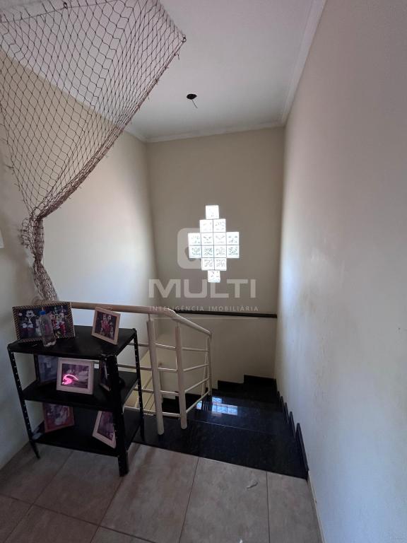 Casa à venda com 5 quartos, 236m² - Foto 27