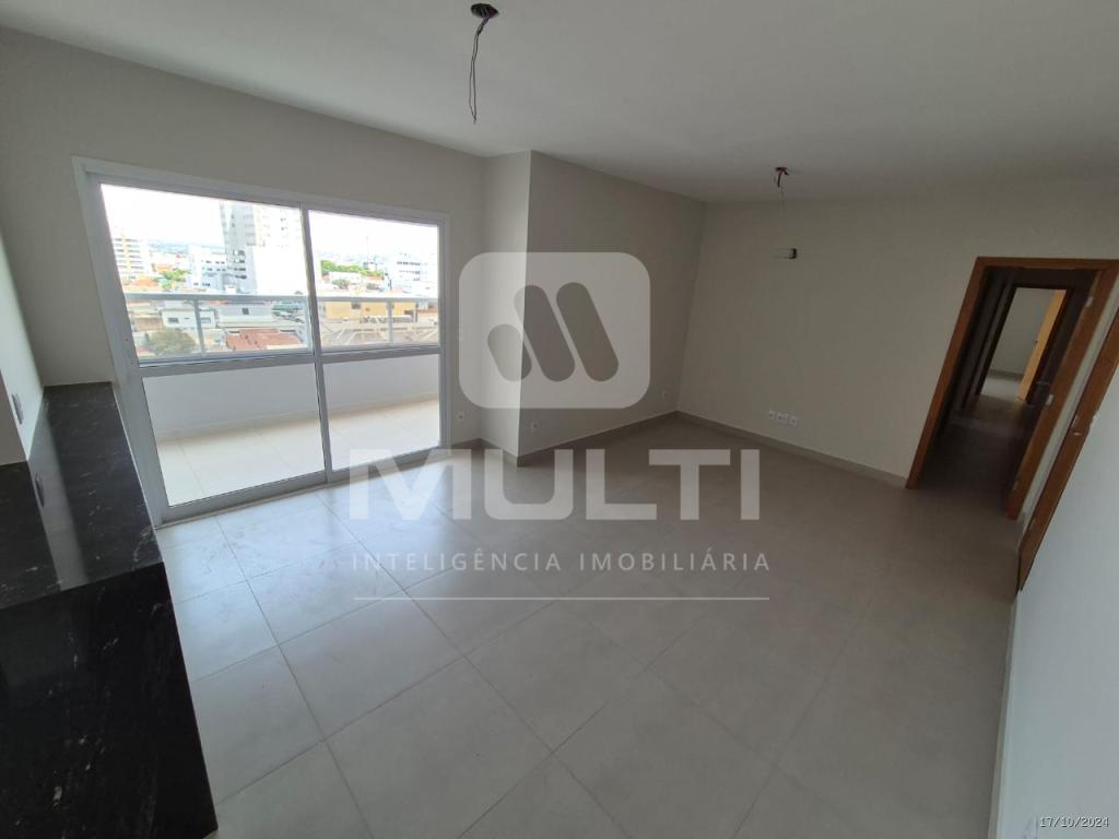 Apartamento à venda com 3 quartos, 110m² - Foto 2