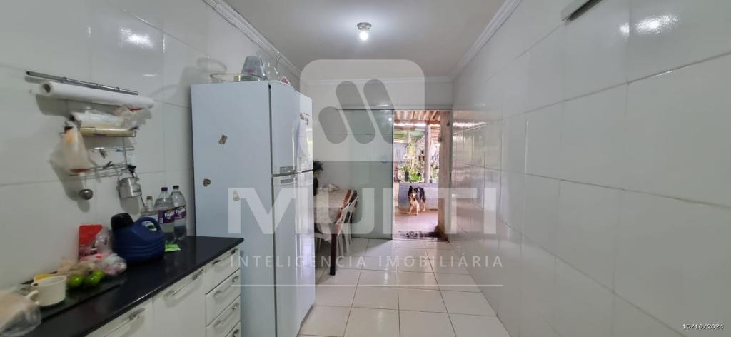Casa à venda com 3 quartos, 152m² - Foto 2