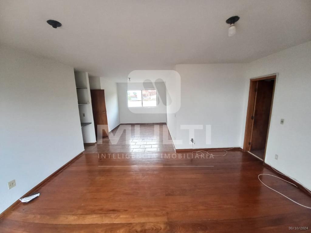 Apartamento à venda com 3 quartos, 139m² - Foto 2