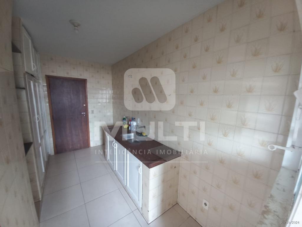 Apartamento à venda com 3 quartos, 139m² - Foto 13