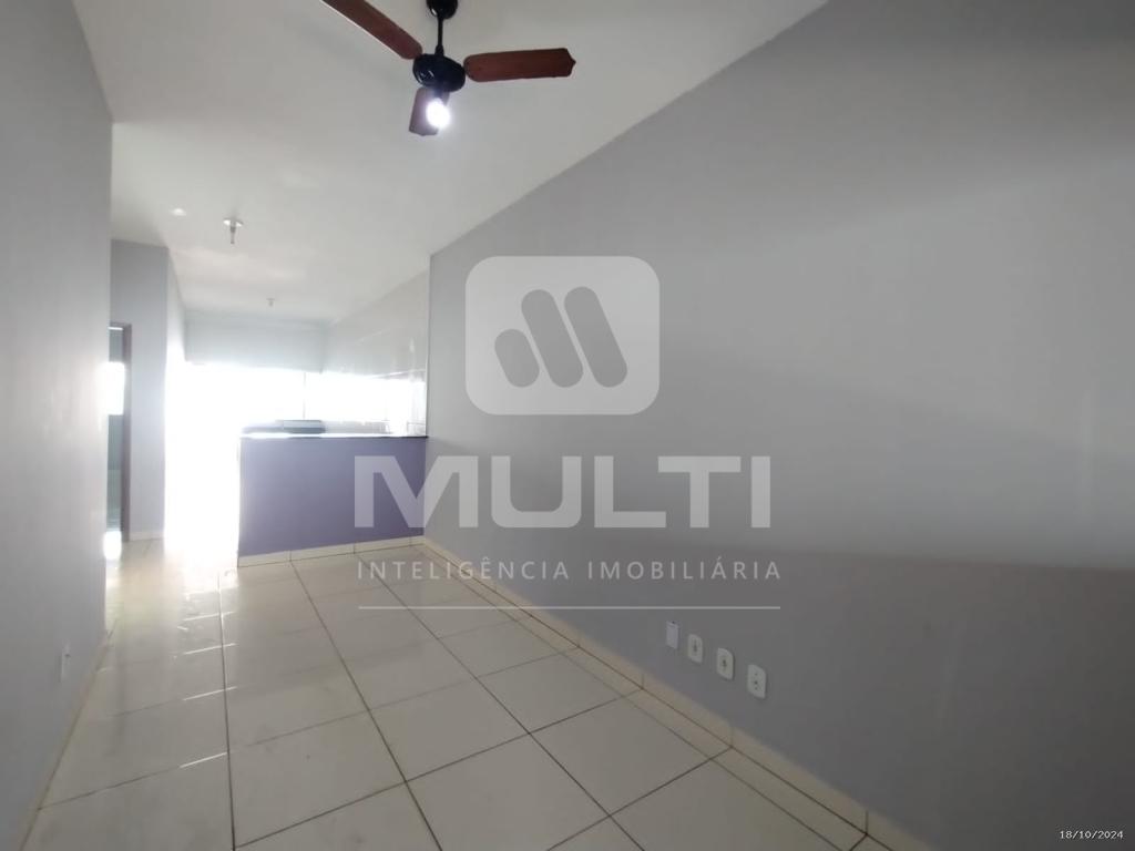 Casa à venda com 2 quartos, 84m² - Foto 2