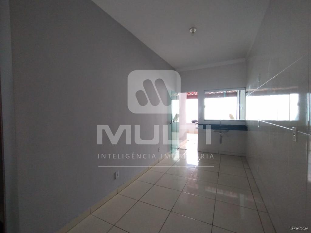 Casa à venda com 2 quartos, 84m² - Foto 8