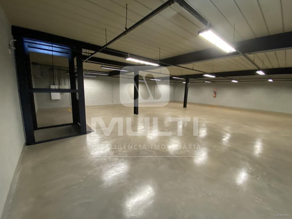 Prédio Inteiro à venda com 1 quarto, 800m² - Foto 15