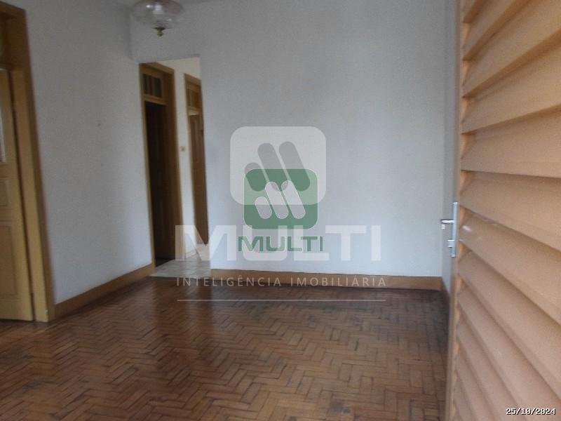 Casa à venda com 3 quartos, 103m² - Foto 1