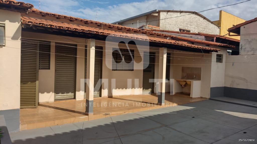 Casa, 3 quartos, 250 m² - Foto 1