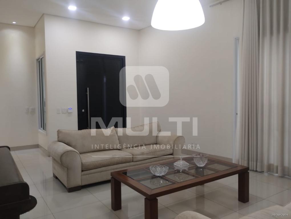 Casa à venda com 3 quartos, 214m² - Foto 2