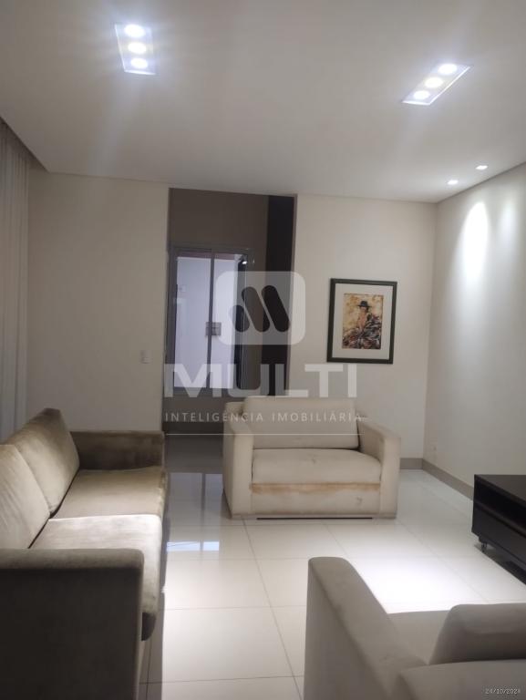 Casa à venda com 3 quartos, 214m² - Foto 4