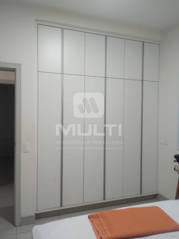 Casa à venda com 3 quartos, 214m² - Foto 12