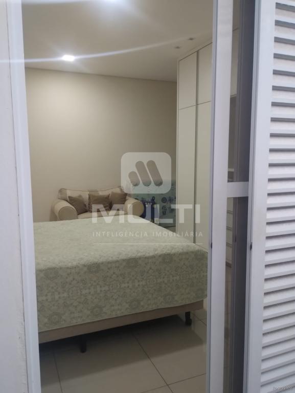 Casa à venda com 3 quartos, 214m² - Foto 14