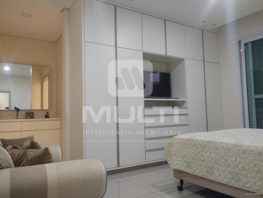 Casa à venda com 3 quartos, 214m² - Foto 15