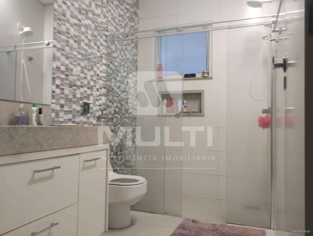 Casa à venda com 3 quartos, 214m² - Foto 16
