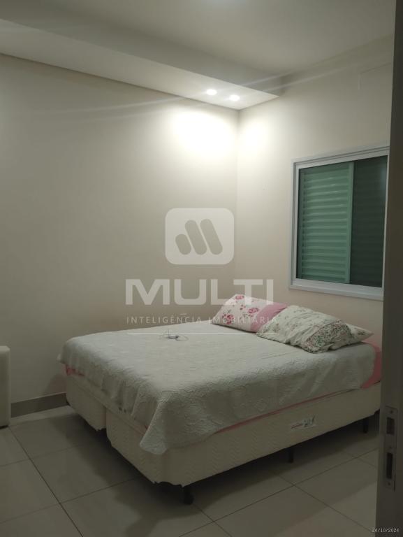 Casa à venda com 3 quartos, 214m² - Foto 18