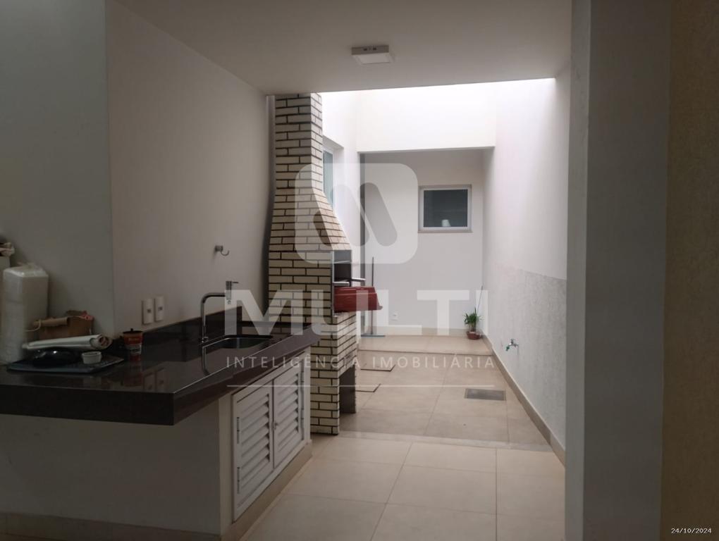 Casa à venda com 3 quartos, 214m² - Foto 20