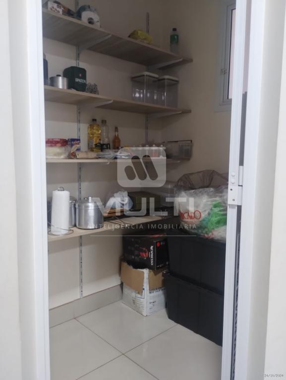 Casa à venda com 3 quartos, 214m² - Foto 23