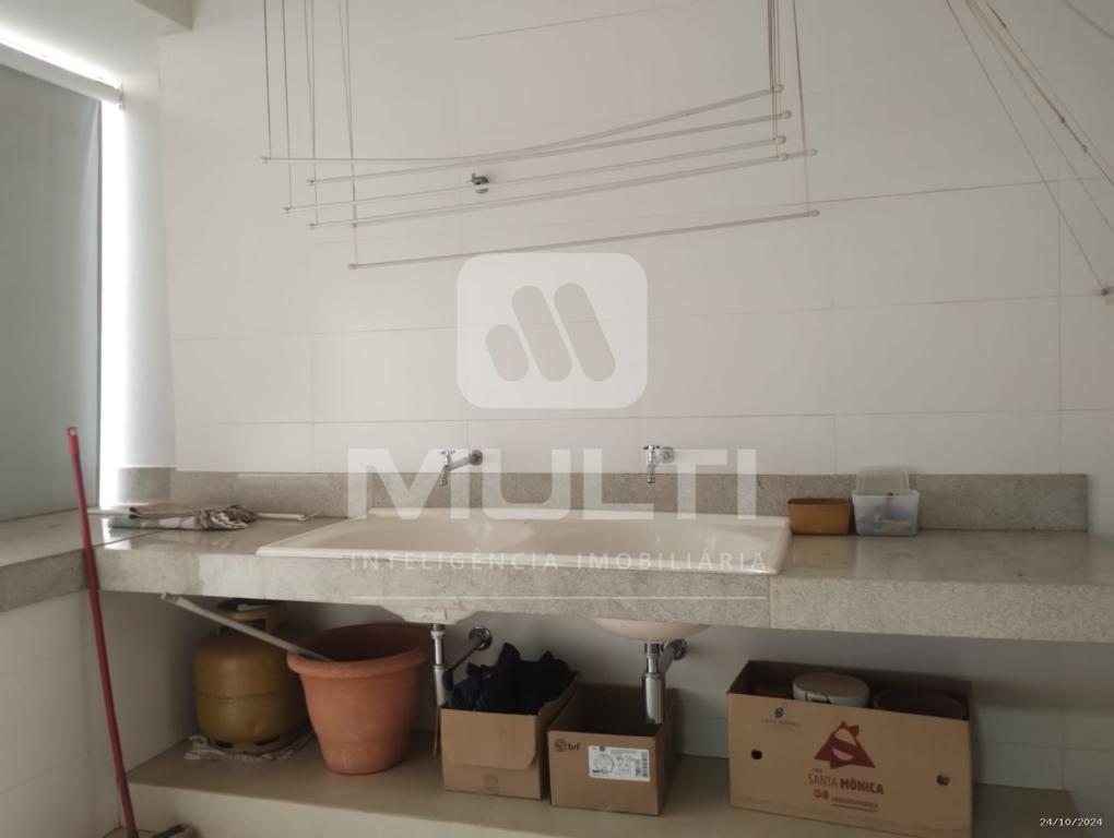 Casa à venda com 3 quartos, 214m² - Foto 28