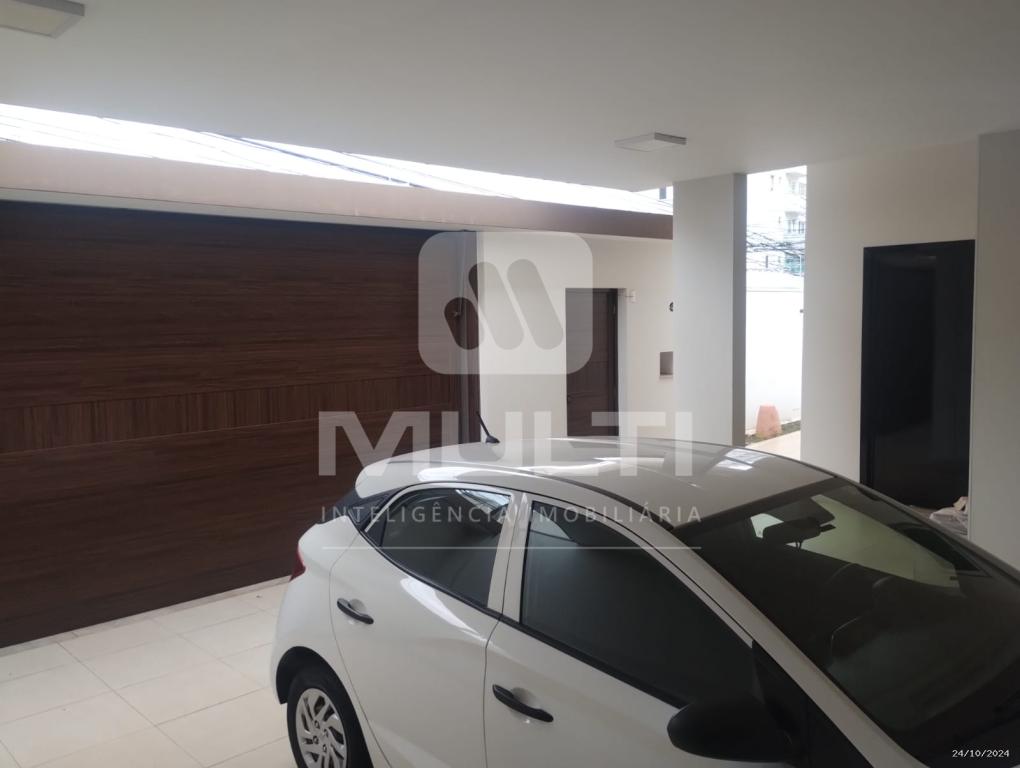 Casa à venda com 3 quartos, 214m² - Foto 32