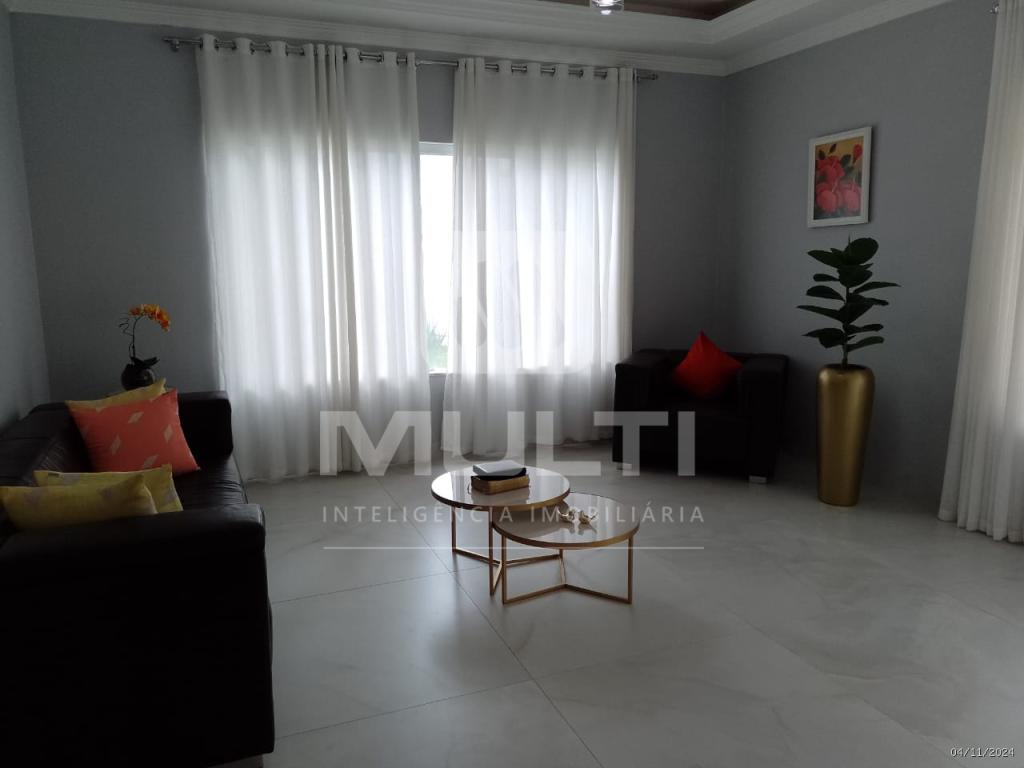 Casa à venda com 4 quartos, 301m² - Foto 1