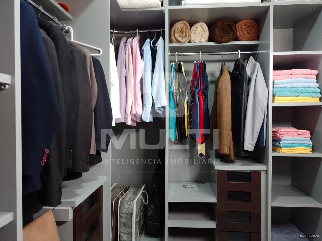 Casa à venda com 4 quartos, 301m² - Foto 11