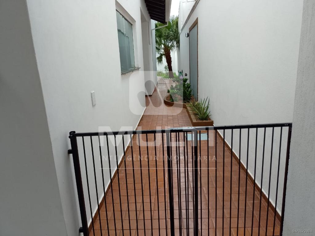 Casa à venda com 4 quartos, 301m² - Foto 16