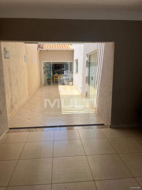 Casa à venda com 4 quartos, 225m² - Foto 12