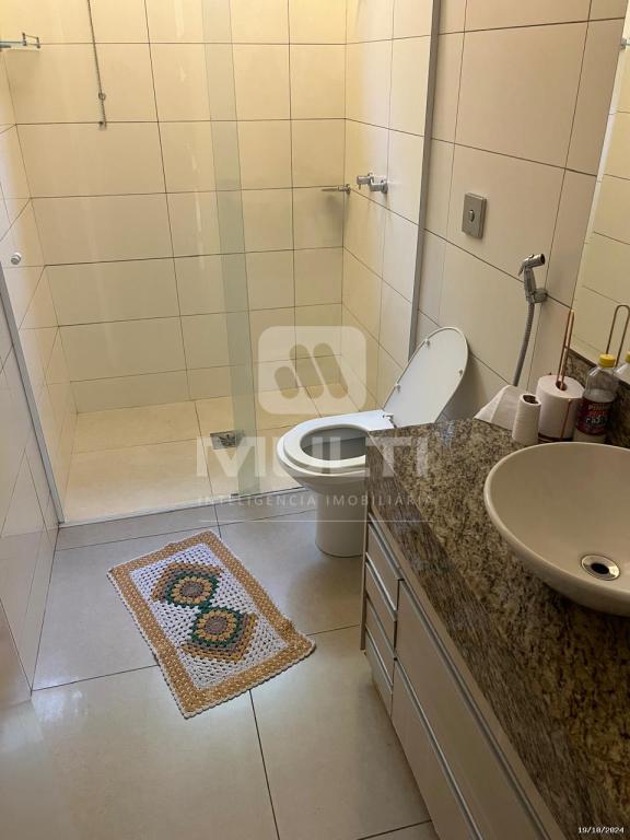 Casa à venda com 4 quartos, 225m² - Foto 15