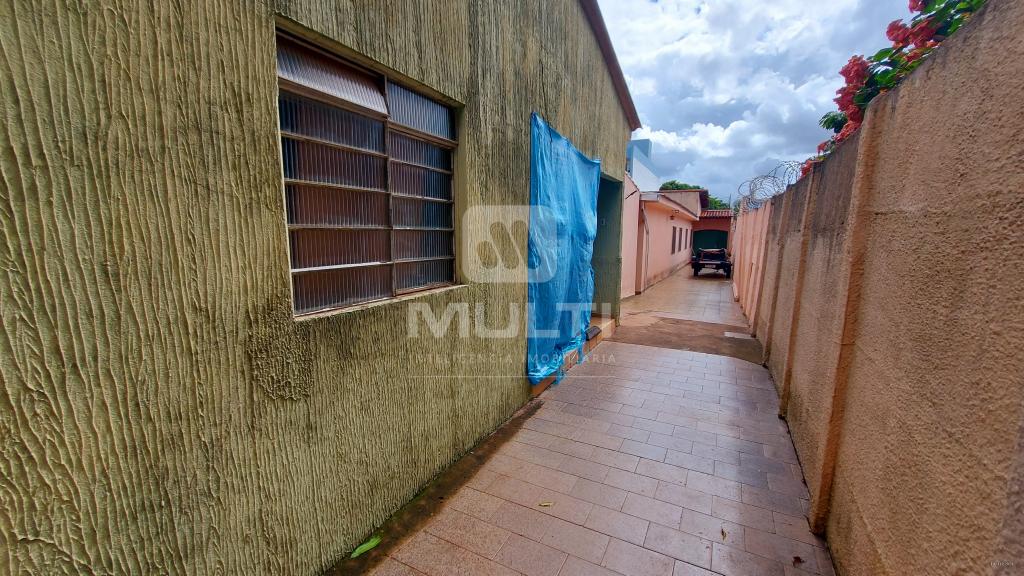 Casa à venda com 8 quartos, 349m² - Foto 9