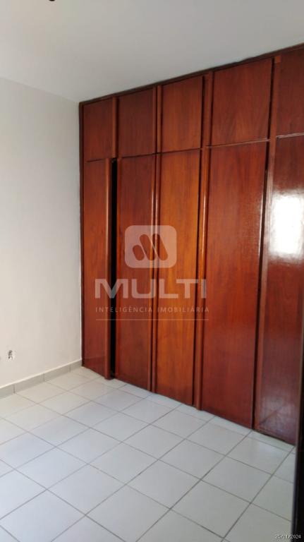 Casa à venda com 3 quartos, 170m² - Foto 8
