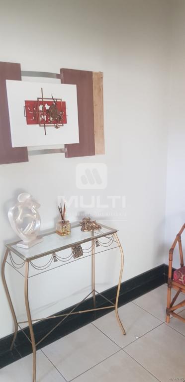 Apartamento à venda com 2 quartos, 60m² - Foto 2
