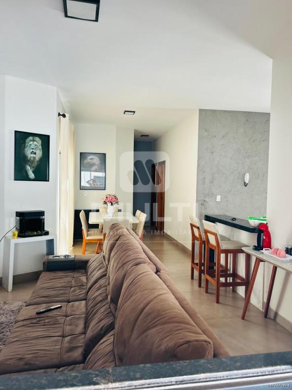 Casa, 3 quartos, 235 m² - Foto 2