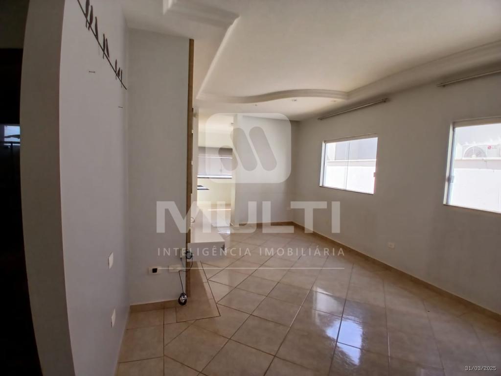 Casa à venda com 3 quartos, 200m² - Foto 2