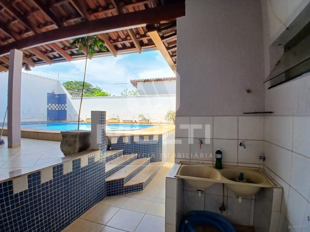Casa à venda com 3 quartos, 200m² - Foto 13