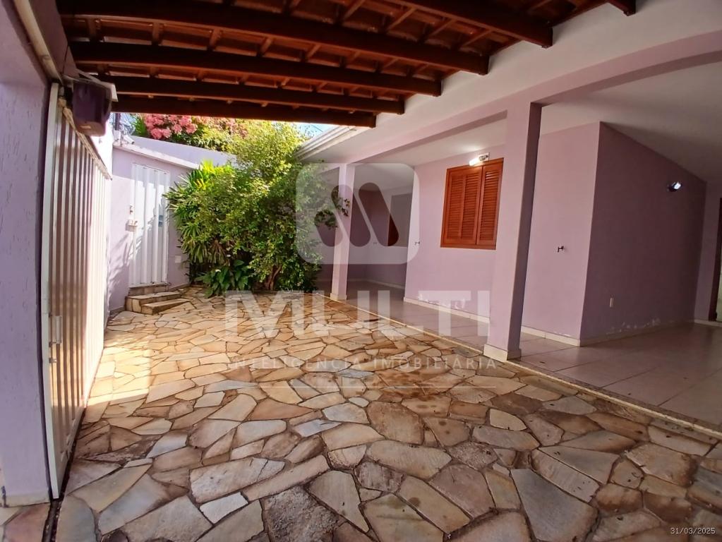 Casa à venda com 3 quartos, 200m² - Foto 17