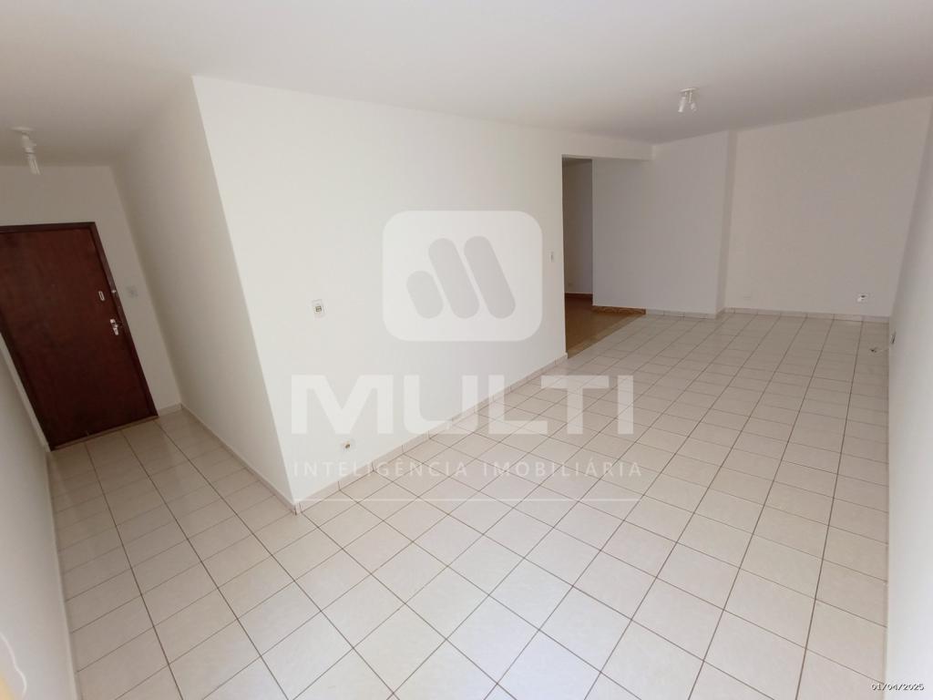 Casa à venda com 4 quartos, 117m² - Foto 4