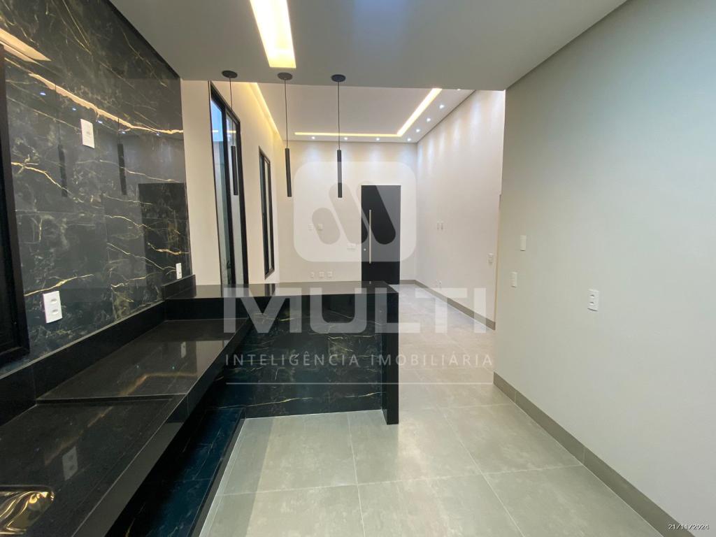 Casa à venda com 3 quartos, 160m² - Foto 2