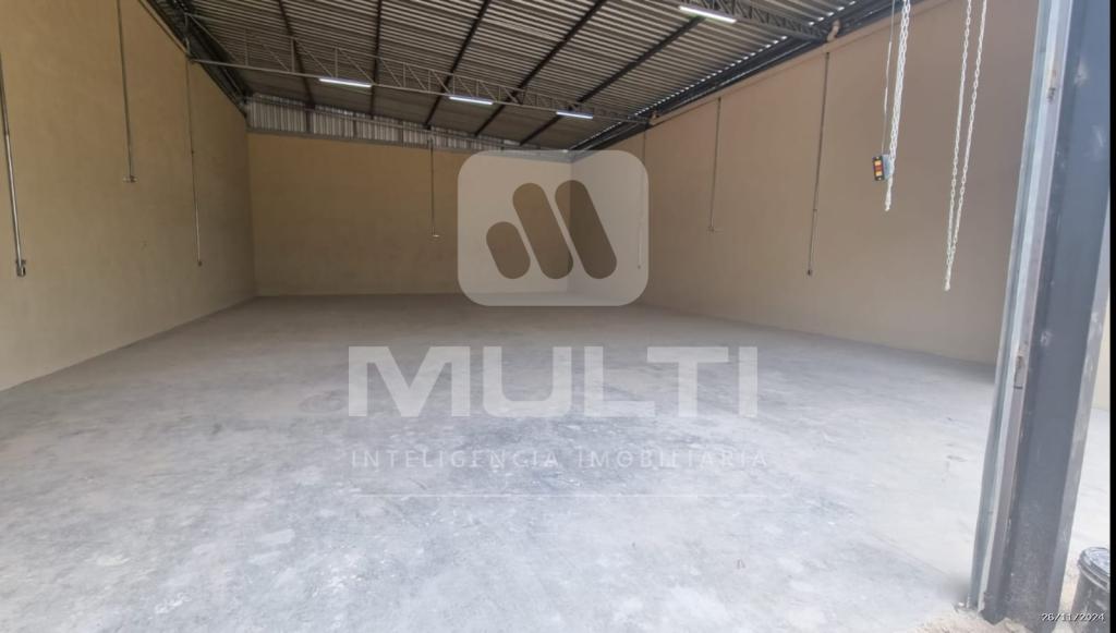 Depósito-Galpão-Armazém à venda com 1 quarto, 215m² - Foto 2
