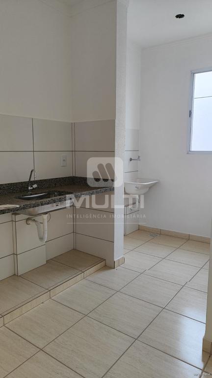 Apartamento à venda com 2 quartos, 46m² - Foto 3