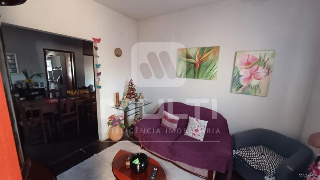Casa à venda com 3 quartos, 70m² - Foto 2