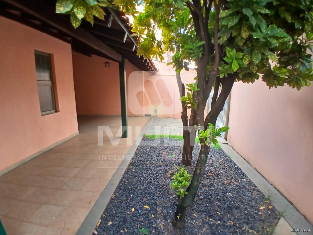 Casa, 3 quartos, 200 m² - Foto 2
