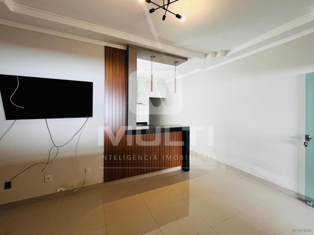 Casa à venda com 2 quartos, 120m² - Foto 2