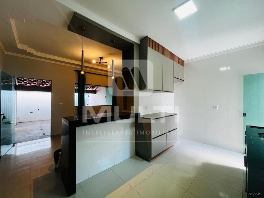 Casa à venda com 2 quartos, 120m² - Foto 3