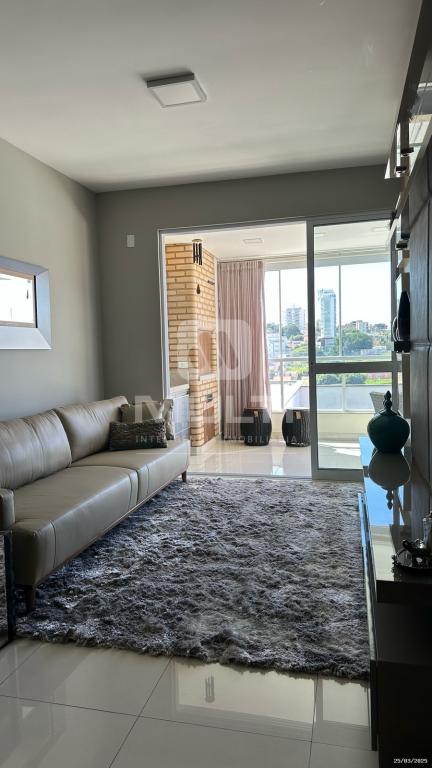 Apartamento à venda com 3 quartos, 130m² - Foto 1