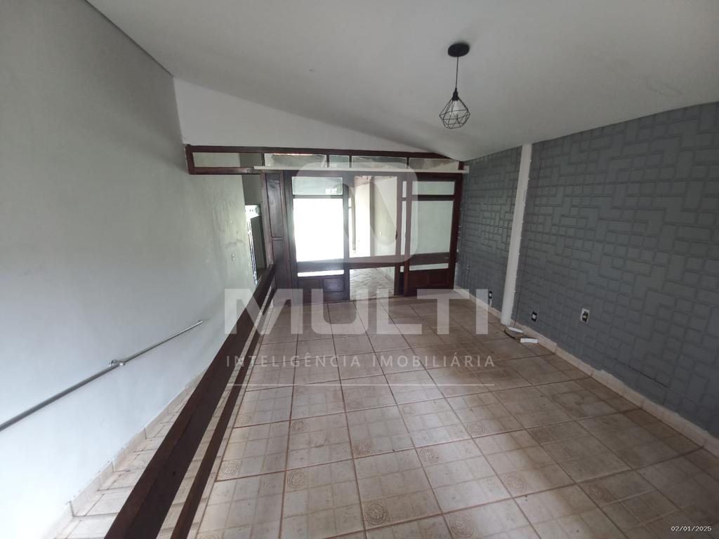 Casa à venda com 4 quartos, 232m² - Foto 3
